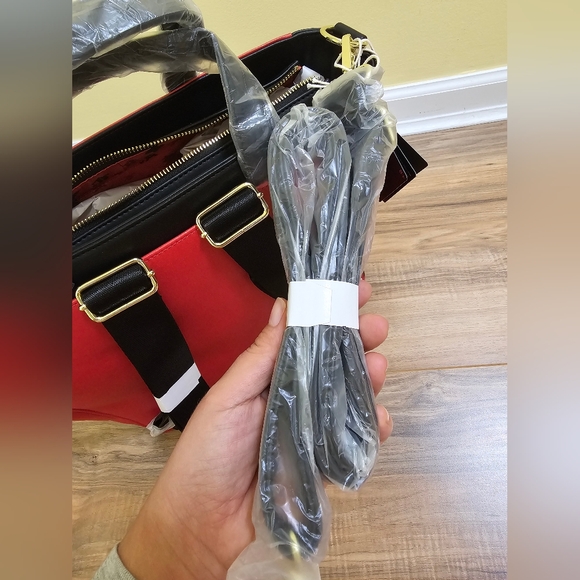 ❤️HOST PICK❤️Loungefly Disney Alice in Wonderland Villains Convertible Tote Bag - Picture 11 of 13